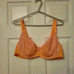 Voglo  Adriana Size 44C Underwire Lace Satin Peach Bra